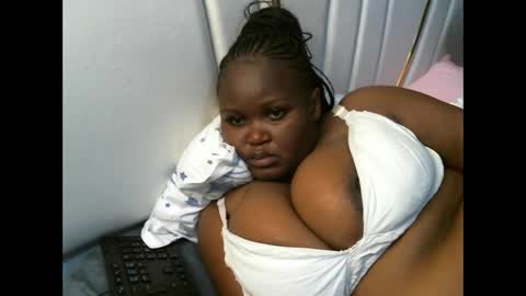 lunabloom01 online show from November 2025 08:19:01 PM