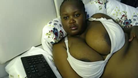 lunabloom01 online show from February 2026 11:09:02 AM