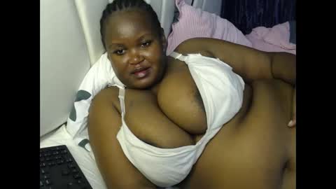 lunabloom01 online show from February 2026 01:10:02 AM