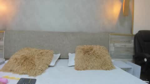 LUNA  online show from October 2025 01:45:02 PM