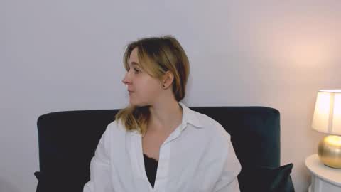 lunakissable online show from December 2025 04:24:01 PM