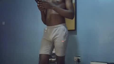 lunalove22_ online show from February 2026 06:28:02 PM