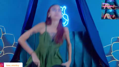 Luna online show from October 2025 07:57:02 PM