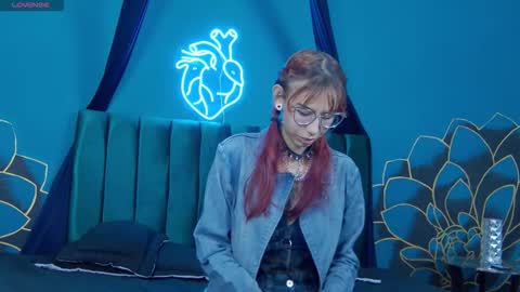 Luna online show from November 2025 08:00:01 PM