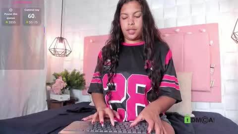 Snapshot of lunamorena__ chatting on December 2025 06:23:01 PM lunamorena__ online show from December 2025 06:23:01 PM