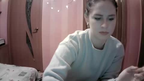Snapshot of lunamystique_ chatting on January 2025 11:28:01 PM lunamystique_ online show from January 2025 11:28:01 PM