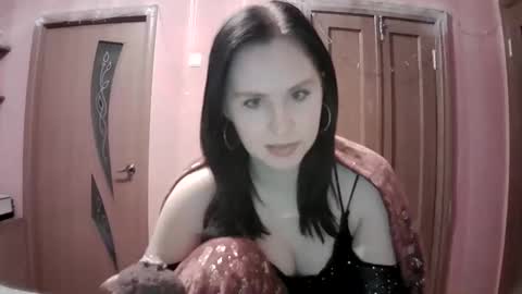 Snapshot of lunamystique_ chatting on January 2025 05:35:01 PM lunamystique_ online show from January 2025 05:35:01 PM