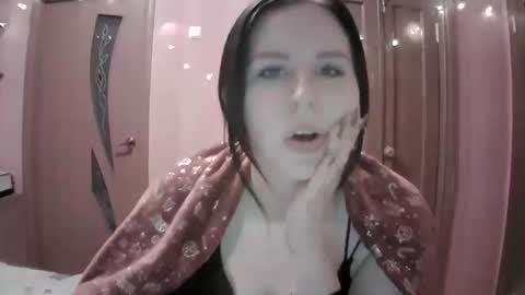 Snapshot of lunamystique_ chatting on January 2025 08:35:02 PM lunamystique_ online show from January 2025 08:35:02 PM