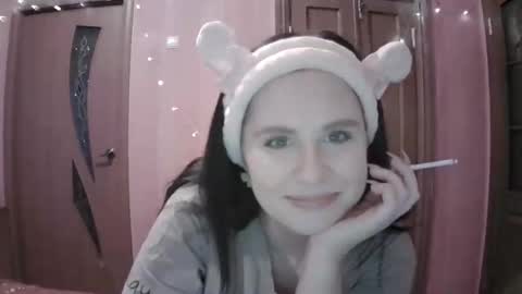 Snapshot of lunamystique_ chatting on February 2025 09:18:02 PM lunamystique_ online show from February 2025 09:18:02 PM