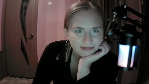 Snapshot of lunamystique_ chatting on October 2025 06:58:01 PM lunamystique_ online show from October 2025 06:58:01 PM