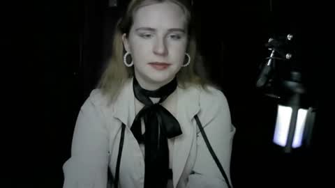 Snapshot of lunamystique_ chatting on October 2025 07:47:01 PM lunamystique_ online show from October 2025 07:47:01 PM