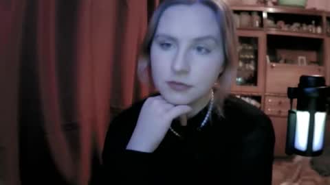 lunamystique_ online show from February 2026 06:59:02 PM