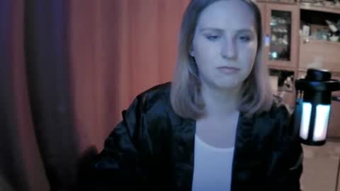 lunamystique_ online show from June 2026 04:08:02 PM