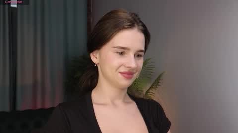 lunaolivia_ online show from September 2025 12:40:01 PM