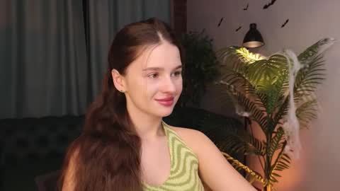 lunaolivia_ online show from October 2025 01:02:02 PM