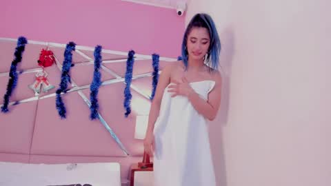 Luna Page online show from January 2025 05:16:02 PM