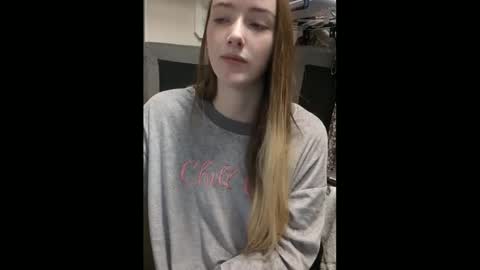 lunapixie2020 online show from January 2025 07:22:01 PM