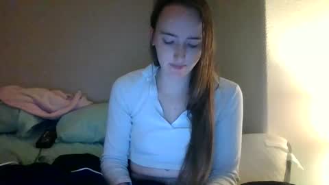 Snapshot of lunapixie2020 chatting on May 2026 04:06:01 AM lunapixie2020 online show from May 2026 04:06:01 AM