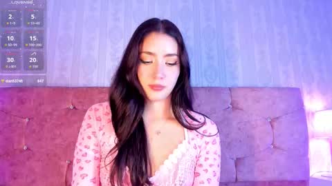 Luna  online show from October 2025 09:24:02 PM