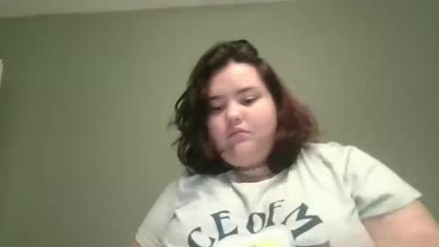 lunar_nightstar online show from September 2025 08:09:01 PM