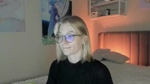 Snapshot of lunar_sofia chatting on September 2025 11:14:01 AM Sofia online show from September 2025 11:14:01 AM