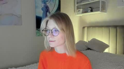 Snapshot of lunar_sofia chatting on October 2025 01:30:01 PM Sofia online show from October 2025 01:30:01 PM