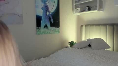 Snapshot of lunar_sofia chatting on October 2025 11:22:01 AM Sofia online show from October 2025 11:22:01 AM