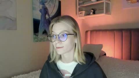 Snapshot of lunar_sofia chatting on October 2025 09:59:01 PM Sofia online show from October 2025 09:59:01 PM