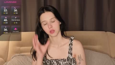 lunar_x online show from November 2025 06:54:01 PM