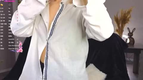 Kelly online show from September 2025 03:05:01 PM