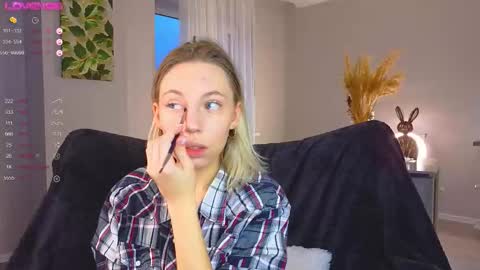 Kelly online show from October 2025 02:39:02 PM