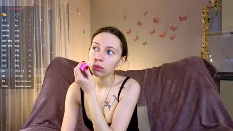 Kelly online show from May 2026 04:03:01 PM