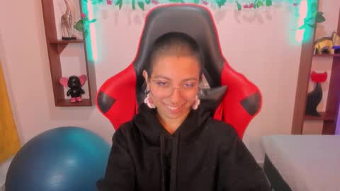 Snapshot of lunarichy chatting on October 2025 09:26:01 PM lunarichy online show from October 2025 09:26:01 PM