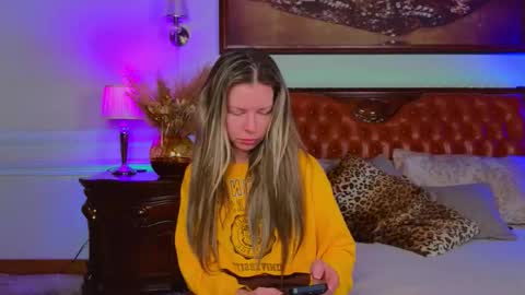 Luna Rishi online show from December 2025 06:08:02 AM