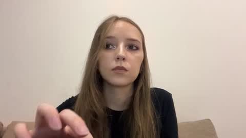 lunarleya online show from July 2026 05:42:01 PM