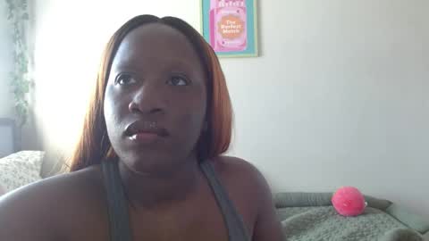 lunarnoelle online show from March 2026 09:19:01 PM