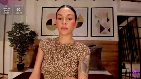 Luna Ruso  online show from September 2025 07:48:02 PM