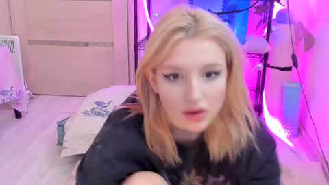 Kate online show from February 2025 03:07:02 AM