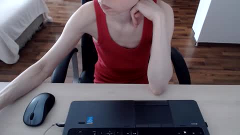 lunavibe_ online show from June 2026 11:53:01 AM