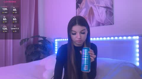 Snapshot of lunavine chatting on November 2025 11:00:02 AM Veronica online show from November 2025 11:00:02 AM