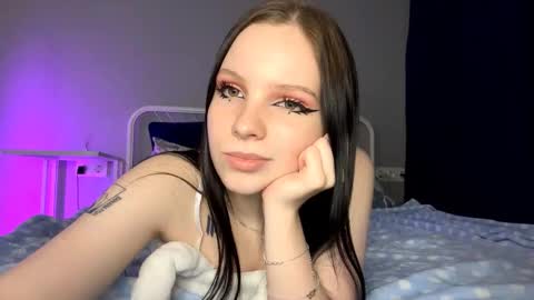 Snapshot of lunavoyce chatting on November 2025 03:00:01 PM Lunavoyce online show from November 2025 03:00:01 PM