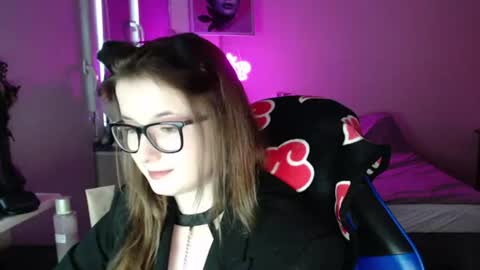 LunaXcherry online show from June 2026 06:08:02 PM