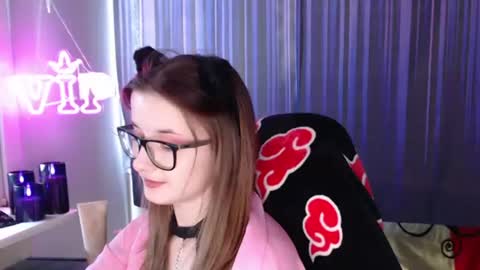 LunaXcherry online show from June 2026 05:32:01 PM