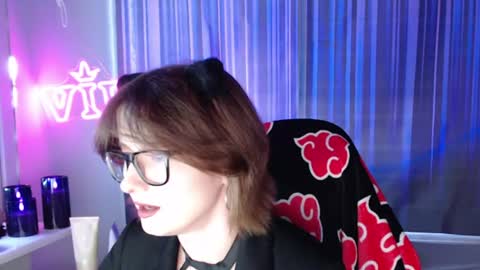 LunaXcherry online show from July 2026 05:04:01 PM