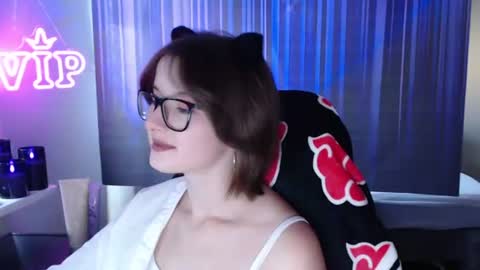 LunaXcherry online show from July 2026 05:23:01 PM