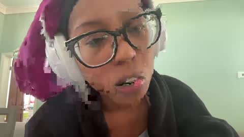 Snapshot of lunchboxgirl chatting on October 2025 02:47:01 PM lunchboxgirl online show from October 2025 02:47:01 PM
