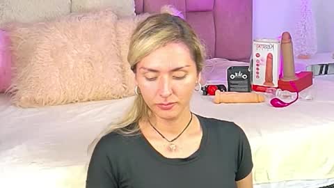 Snapshot of lunitadiva chatting on December 2025 01:38:02 PM lunitadiva online show from December 2025 01:38:02 PM