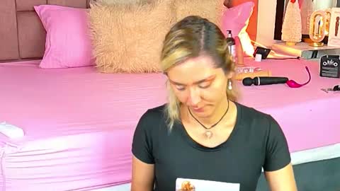 Snapshot of lunitadiva chatting on December 2025 02:47:02 PM lunitadiva online show from December 2025 02:47:02 PM