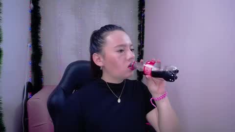 Snapshot of lunnadoll chatting on December 2024 03:06:01 AM Katty what ever do you want on my pv is for extra tokens minimi 250 tks ty u for understand online show from December 2024 03:06:01 AM