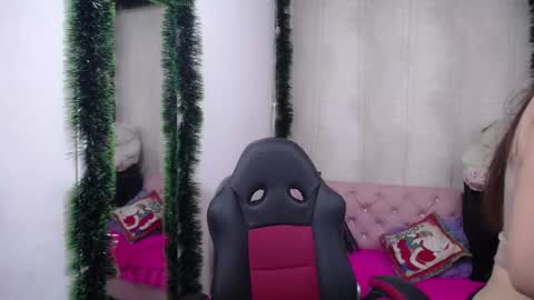 Snapshot of lunnadoll chatting on December 2024 03:05:02 AM Katty what ever do you want on my pv is for extra tokens minimi 250 tks ty u for understand online show from December 2024 03:05:02 AM